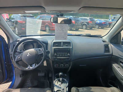 2016 Mitsubishi Outlander, $7500. Photo 11
