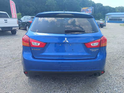 2016 Mitsubishi Outlander, $7500. Photo 4