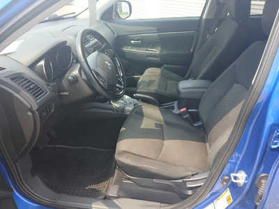 2016 Mitsubishi Outlander, $7500. Photo 9
