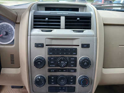 2010 Ford Escape, $1500. Photo 12