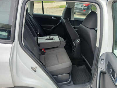 2015 Volkswagen Tiguan, $7900. Photo 11
