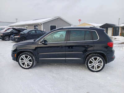 2012 Volkswagen Tiguan, $6900. Photo 2