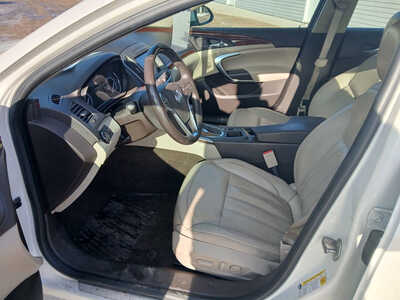 2014 Buick Regal, $4000. Photo 9