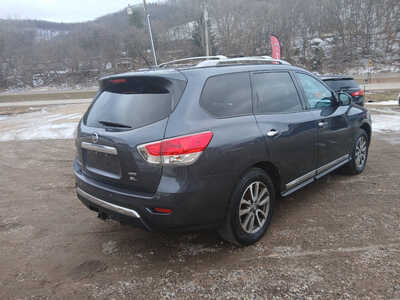2014 Nissan Pathfinder, $6900. Photo 5