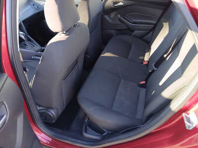 2015 Ford Focus, $5900. Photo 10