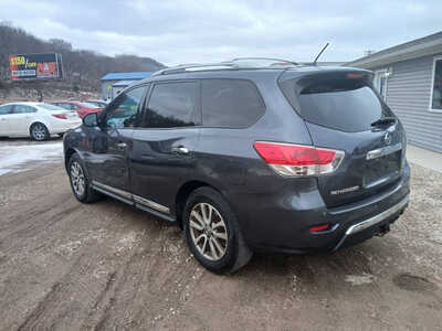 2014 Nissan Pathfinder, $6900. Photo 3