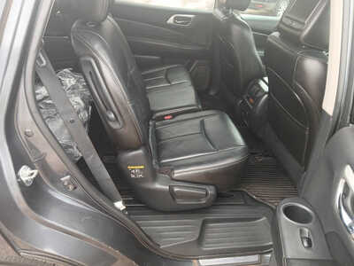 2014 Nissan Pathfinder, $6900. Photo 12