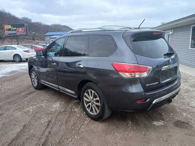 2014 Nissan Pathfinder, $6900. Photo 3
