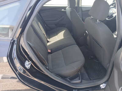 2016 Ford Focus, $6900. Photo 12