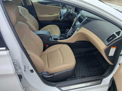 2012 Hyundai Sonata, $6900. Photo 11