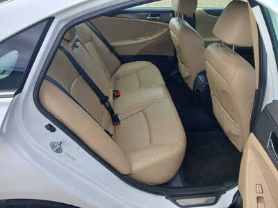2012 Hyundai Sonata, $6900. Photo 12