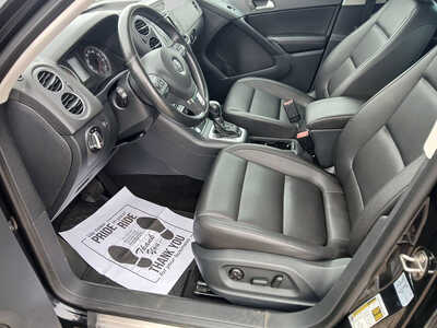 2016 Volkswagen Tiguan, $9500. Photo 10
