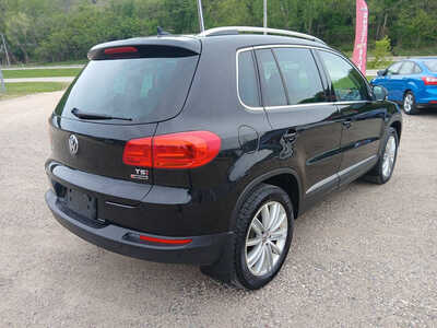 2016 Volkswagen Tiguan, $9500. Photo 6