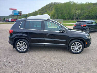 2016 Volkswagen Tiguan, $9500. Photo 7