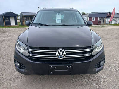 2016 Volkswagen Tiguan, $9500. Photo 9