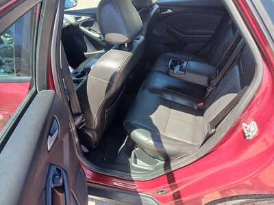 2014 Ford Focus, $4700. Photo 10