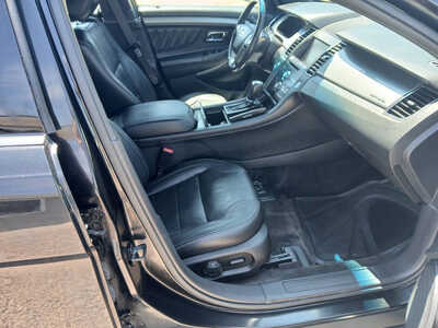 2015 Ford Taurus, $9500. Photo 12