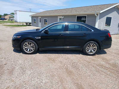2015 Ford Taurus, $9500. Photo 2