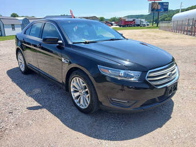 2015 Ford Taurus, $9500. Photo 7