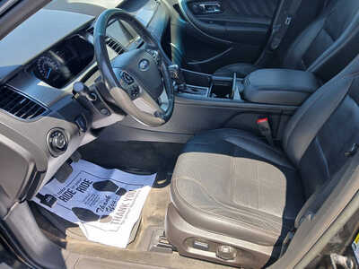 2015 Ford Taurus, $9500. Photo 9