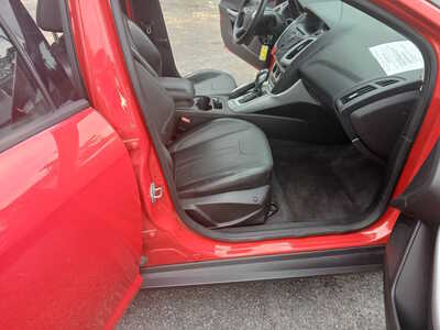 2014 Ford Focus, $5500. Photo 12