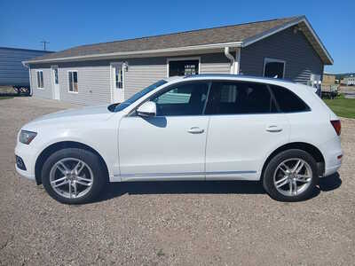 2014 Audi Q5, $7800. Photo 2