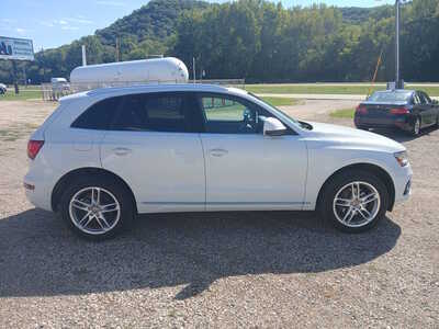 2014 Audi Q5, $7800. Photo 6