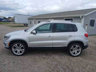 2013 Volkswagen Tiguan, $7800. Photo 2