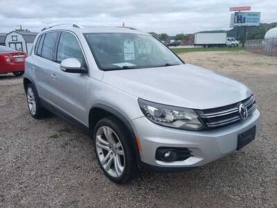 2013 Volkswagen Tiguan, $7800. Photo 7