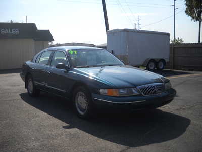 1997 Lincoln Continental, $3900. Photo 3