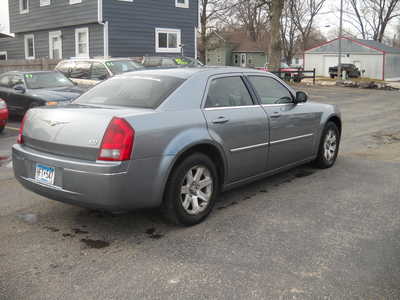 2007 Chrysler 300, $2500. Photo 5