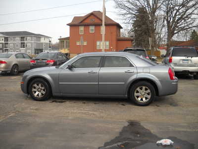 2007 Chrysler 300, $2500. Photo 8