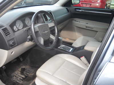 2007 Chrysler 300, $2500. Photo 11