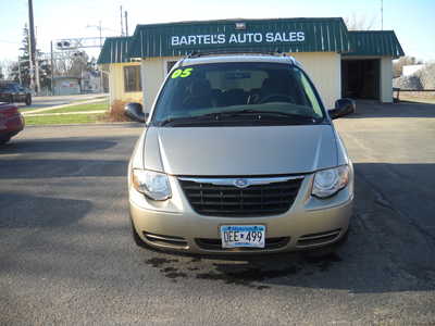 2005 Chrysler Town & Country, $4750. Photo 2