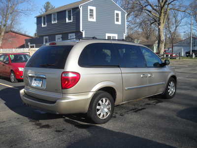2005 Chrysler Town & Country, $4750. Photo 5
