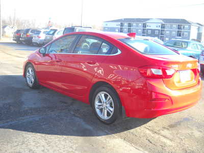 2017 Chevrolet Cruze, $8500. Photo 5