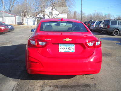 2017 Chevrolet Cruze, $8500. Photo 6