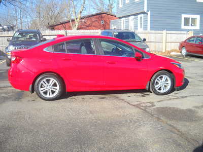 2017 Chevrolet Cruze, $8500. Photo 8
