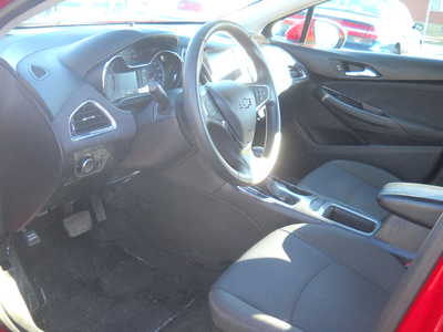 2017 Chevrolet Cruze, $8500. Photo 9