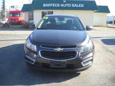 2016 Chevrolet Cruze, $7500. Photo 2