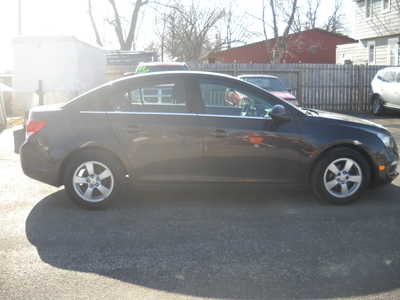 2016 Chevrolet Cruze, $7500. Photo 4