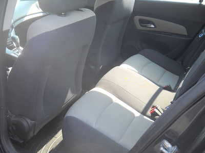 2012 Chevrolet Cruze, $5200. Photo 10