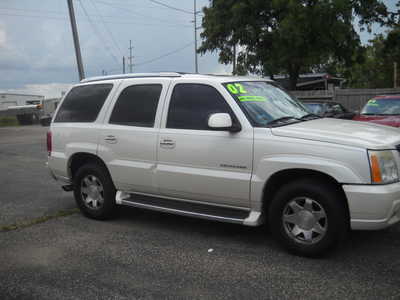 2002 Cadillac Escalade, $5995. Photo 4