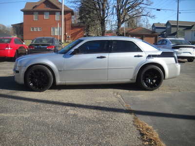 2006 Chrysler 300, $6995. Photo 4