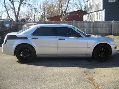 2006 Chrysler 300, $6995. Photo 8