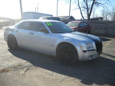 2006 Chrysler 300, $6995. Photo 9