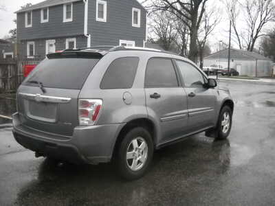 2005 Chevrolet Equinox, $3500. Photo 5