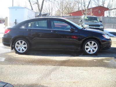 2011 Chrysler 200, $4250. Photo 6