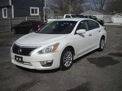 2013 Nissan Altima, $4995. Photo 1