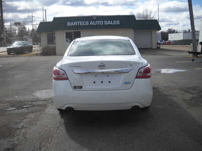 2013 Nissan Altima, $4995. Photo 4